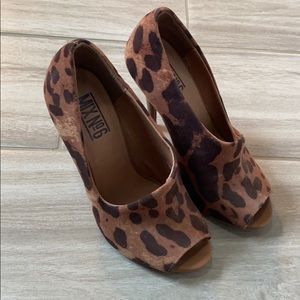 Peep toe leopard print heels